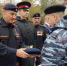 Герой России Андрей Фроленков вручил кадету Федору Симоненко берет собровца - Газета Красногорская Жизнь
