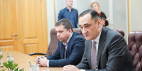 Губернатор Александр Богомаз провёл встречу с генеральным директором ООО «Строительно-дорожные машины» Константином Николаевым - Газета Красногорская Жизнь