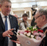 Губернатор Богомаз вручил медаль в честь 80-летия Великой Победы Почетному гражданину Брянской области Людмиле Самотесовой - Газета Красногорская Жизнь