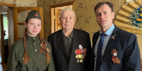 В Фокинском районе Брянска с 80-летием Великой Победы ветеранов поздравляли на дому - Газета Красногорская Жизнь