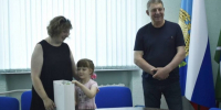 Делегация брянского региона провела в Брянке теплую встречу с девочкой Машей - Газета Красногорская Жизнь